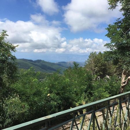 Appartamento Di Montagna Sul Belvedere Di Gambarie Гамбарье-д'Аспромонте Экстерьер фото